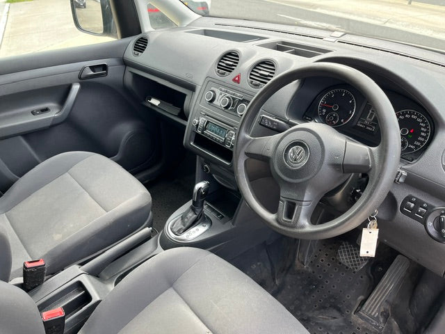 Front seats and dashboard of Volkswagen Caddy automatic